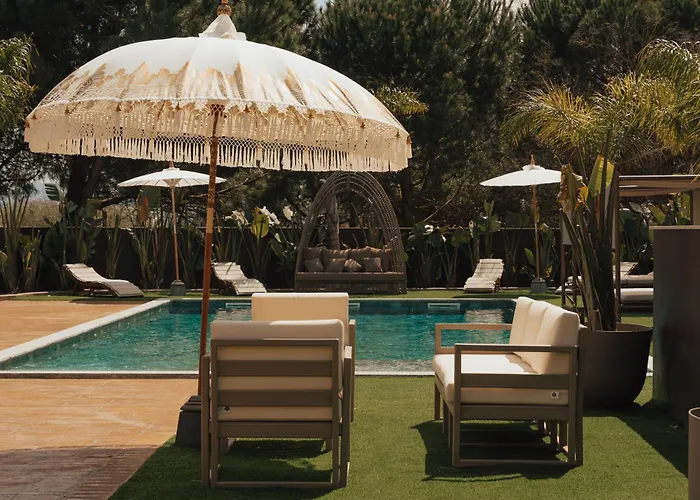 Отель Leiriartem By Grupo Quinta Dos Lagos