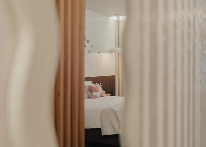 Отель Leiriartem By Grupo Quinta Dos Lagos 4*